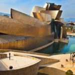 10 motive pentru care sa vizitezi Muzeul Guggenheim din Bilbao